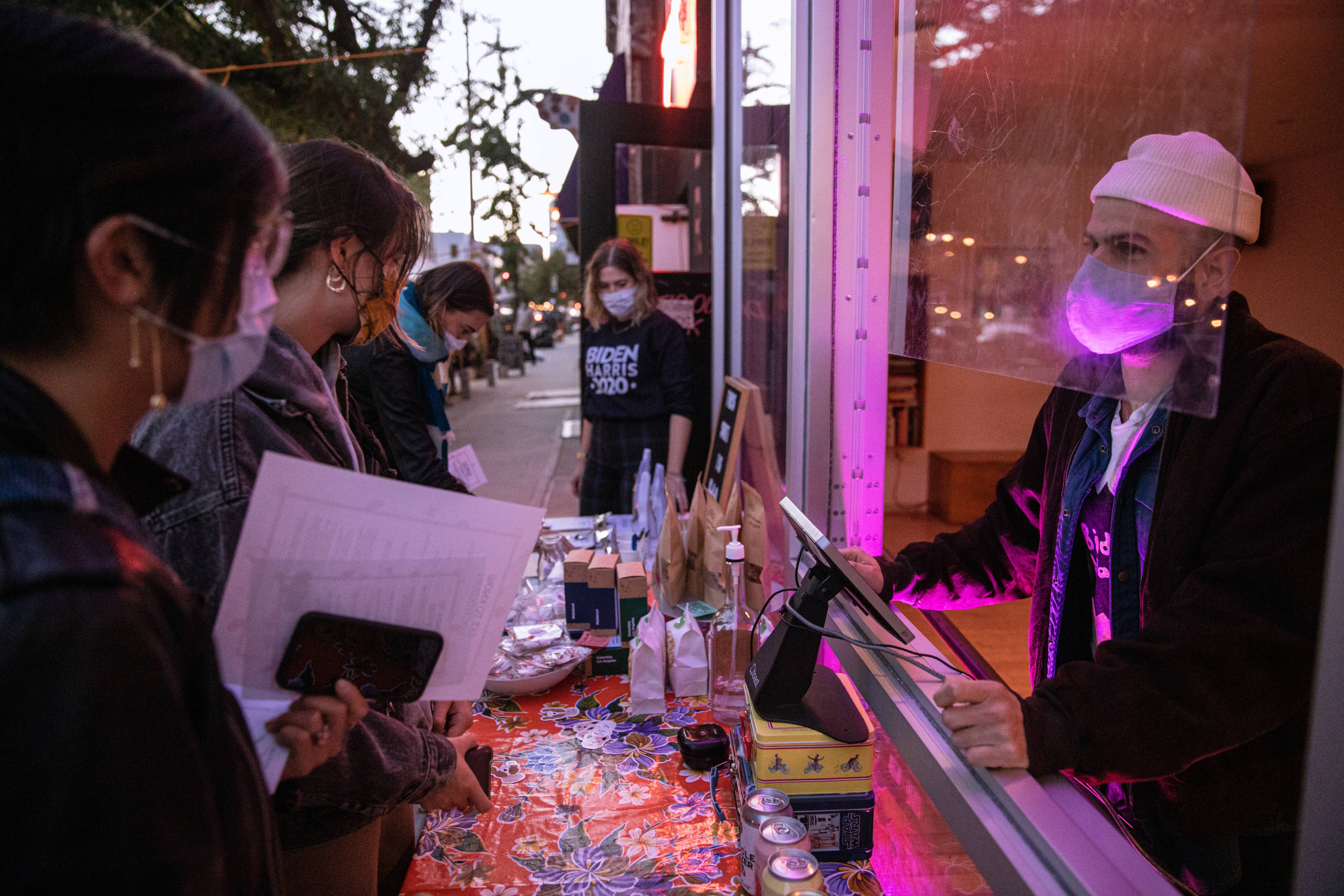 v2_19e6304d796f48848557b92abbb92362_img_jpg 布鲁克林一家挣扎求生的餐馆:疫情中美国餐饮业的缩影